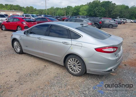 2016 Ford Fusion Energi Se Luxury z USA, uszkodzony, nr VIN 3FA6P0PU9GR393804